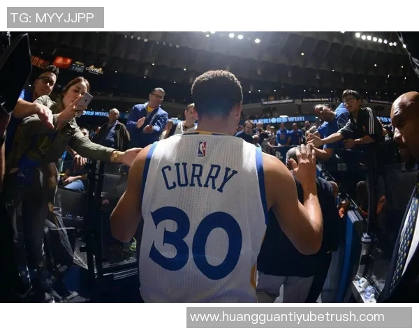 拉加贝尔认为约基奇与亚历山大争夺MVP更倾向于支持前者 拉加贝尔认为约基奇与亚历山大争夺MVP更倾向于支持前者