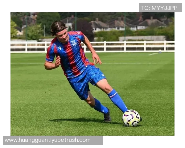 切尔西青训后卫苏布洛耶续约至2030年本赛季将担任U18队长